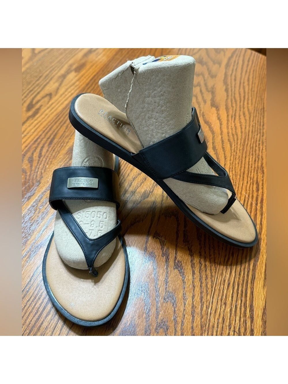 Kenneth Cole Reaction Black Strappy Sandals Size 9